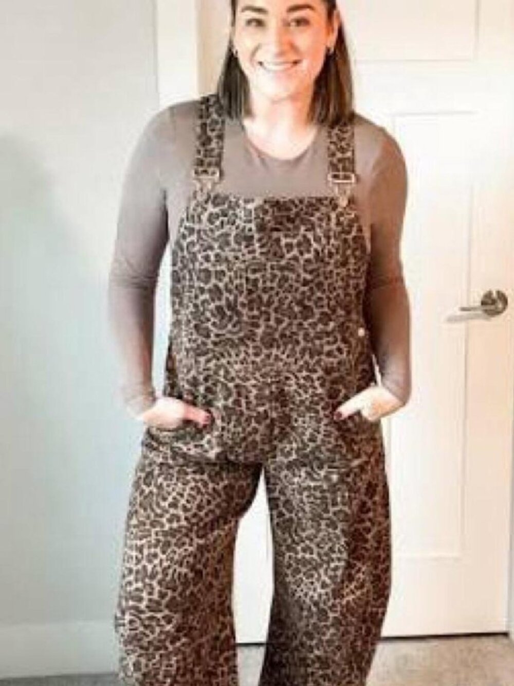 Chouyatou Women's Barrel Leg Denim Leopard Print Overalls